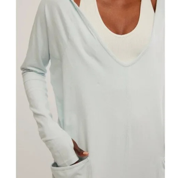 FPMovement by FP  Hot Shot L/S Hooded Onesie in Arctic Snow in various NWT - Picture 6 of 6